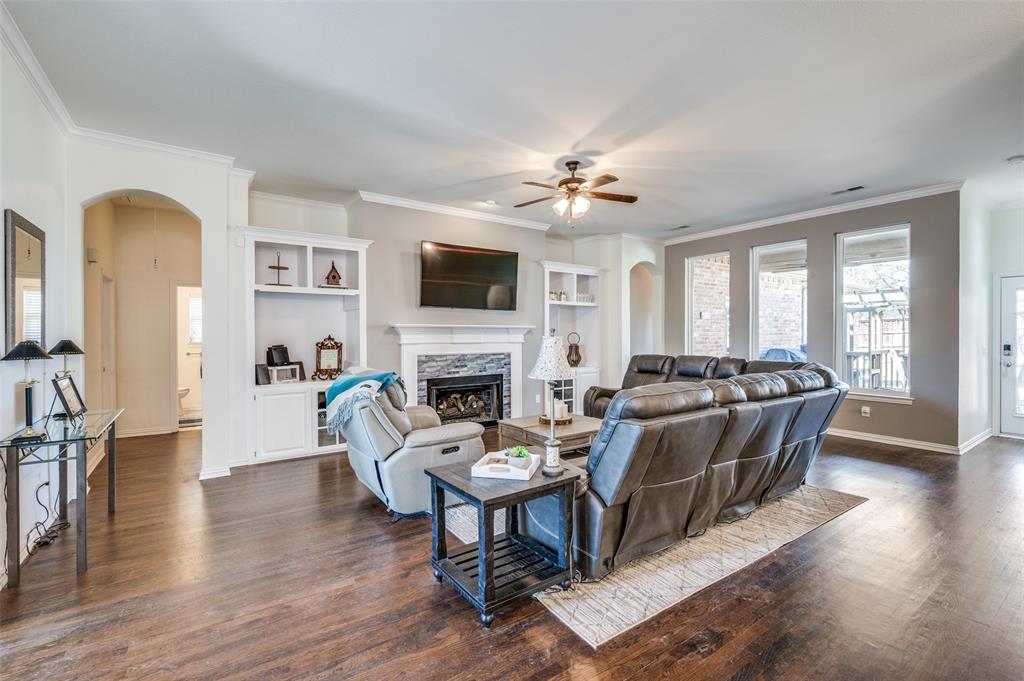2211 High Pointe Drive Property Photo 3