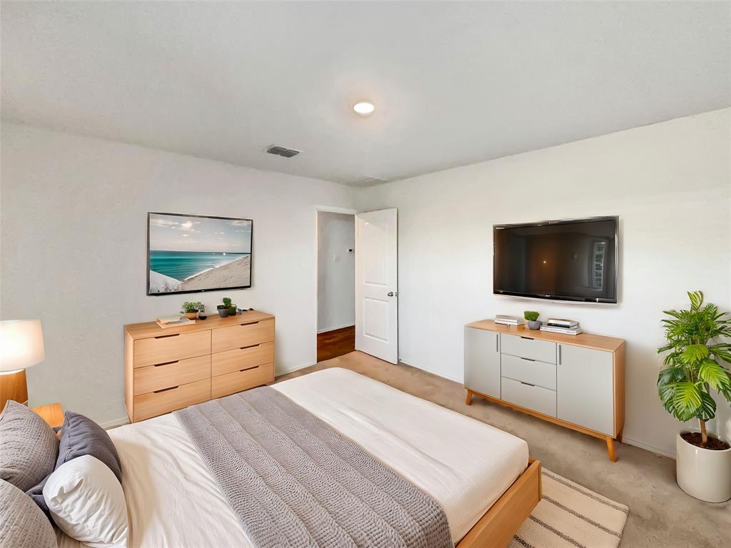 1804 Barrie Way Property Photo 4
