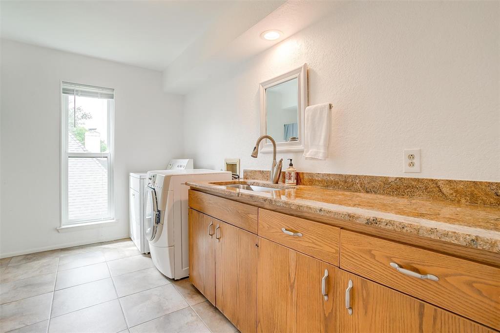 4100 Inwood Road Property Photo 25