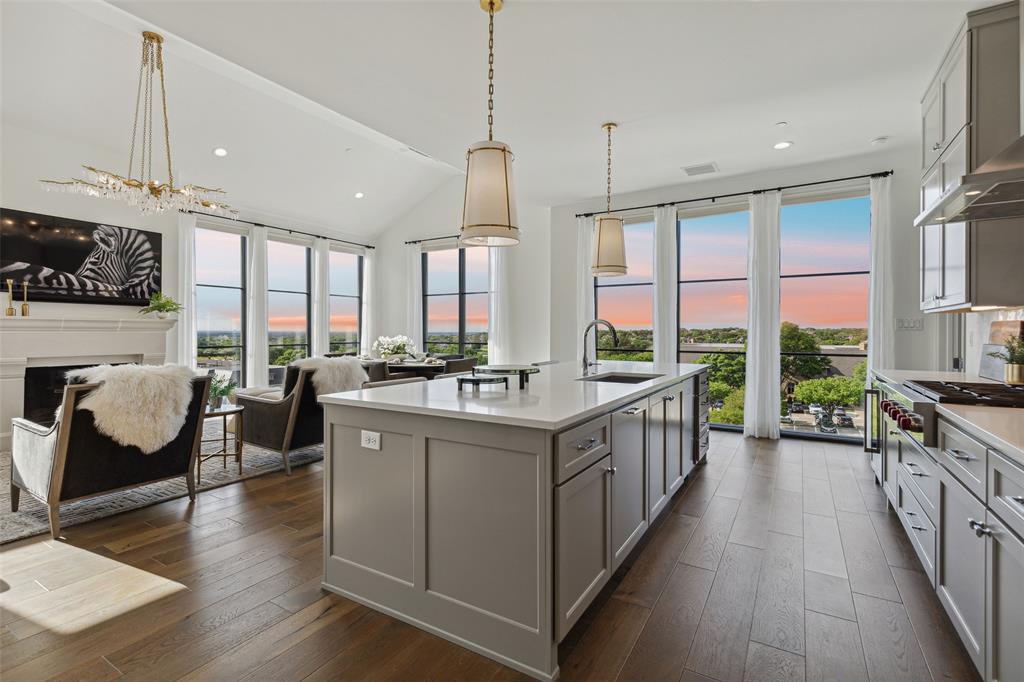 5270 Town And Country Boulevard Property Photo