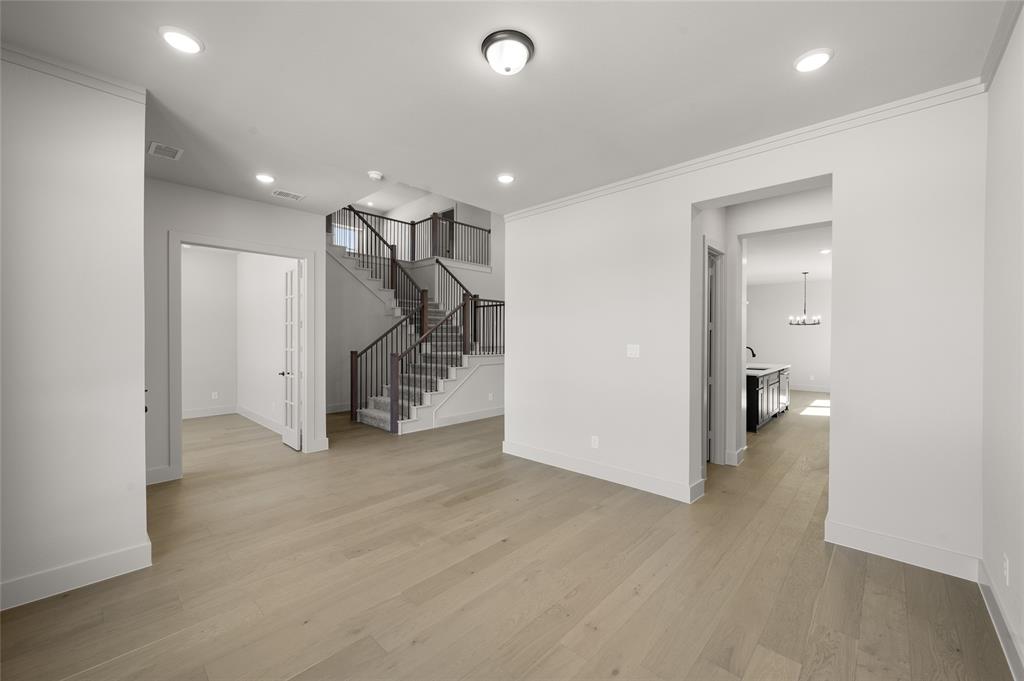 508 Elias Property Photo 8