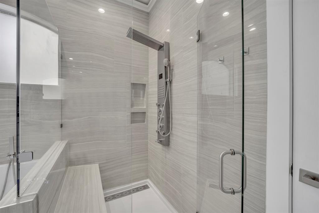 714 Shorecrest Drive Property Photo 10