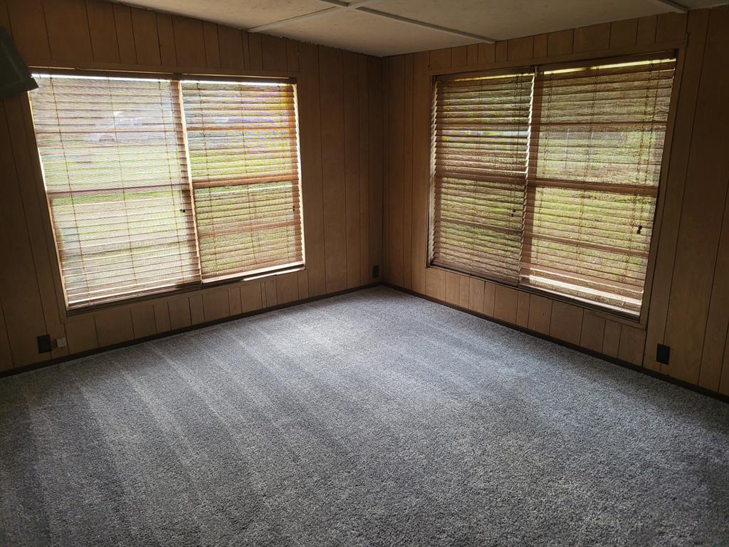 375 N Austin Property Photo 7