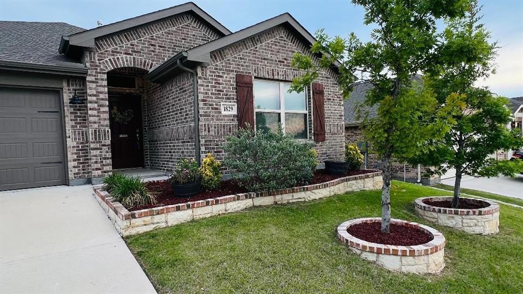 1829 Agarito Drive Property Photo 2