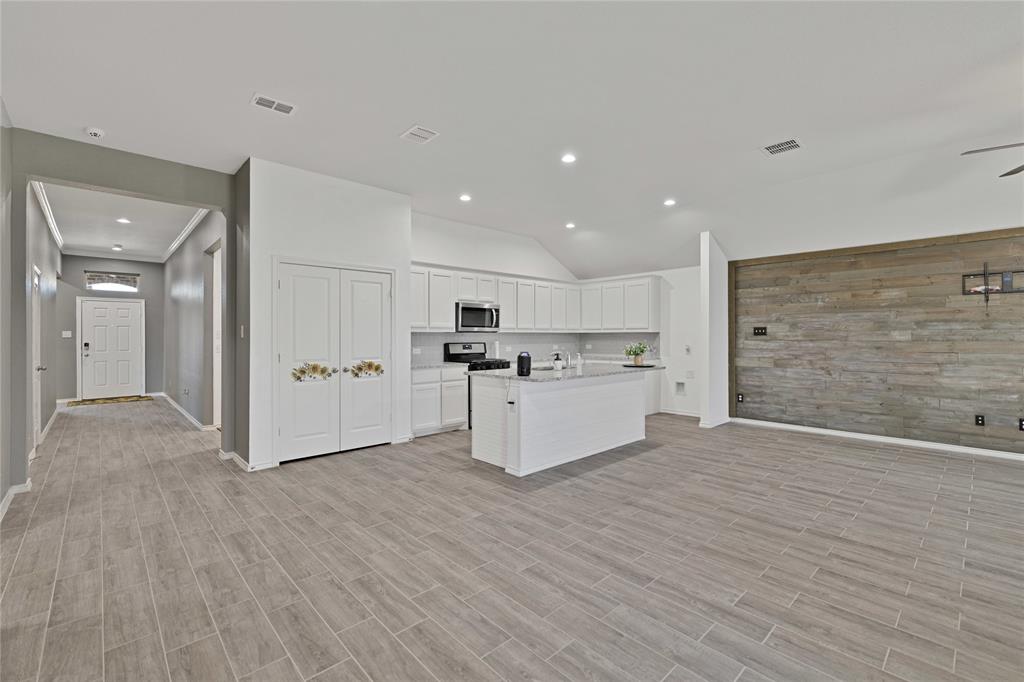 1829 Agarito Drive Property Photo 6