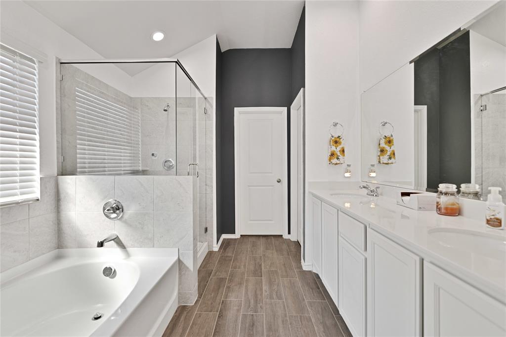 1829 Agarito Drive Property Photo 14