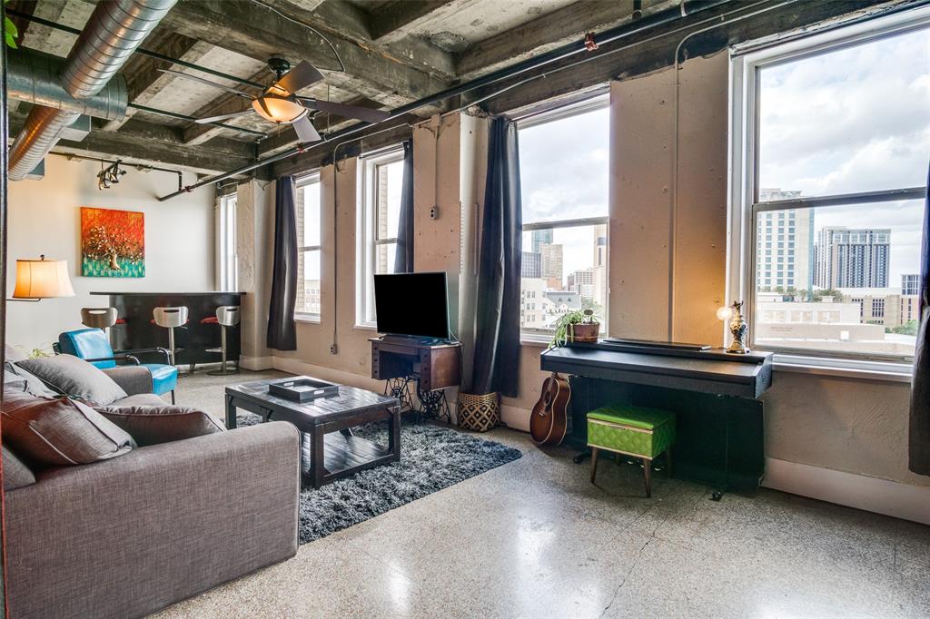 221 W Lancaster Avenue Property Photo