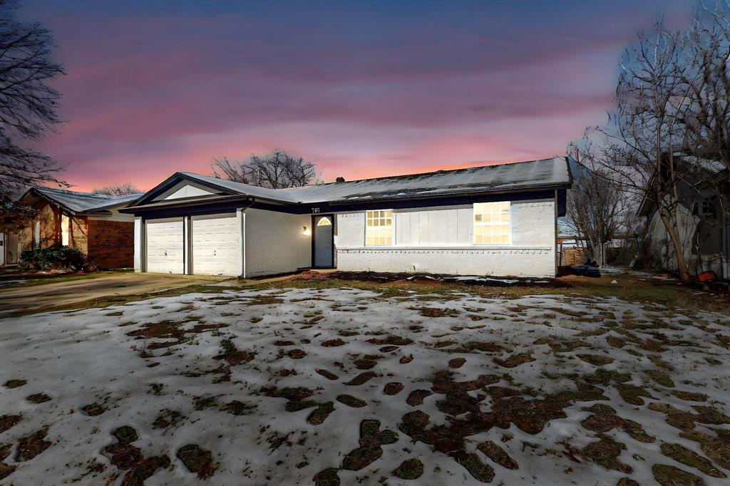 701 Price Drive Property Photo 1