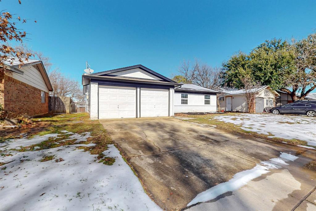 701 Price Drive Property Photo 3