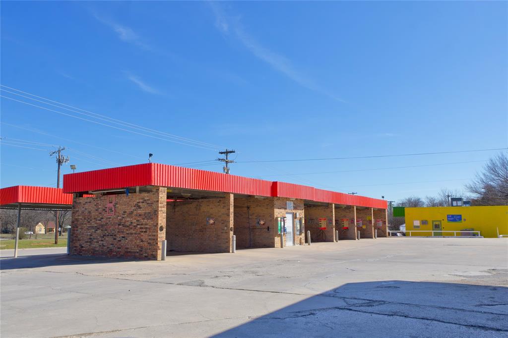402 Highway 82 Avenue Property Photo 1