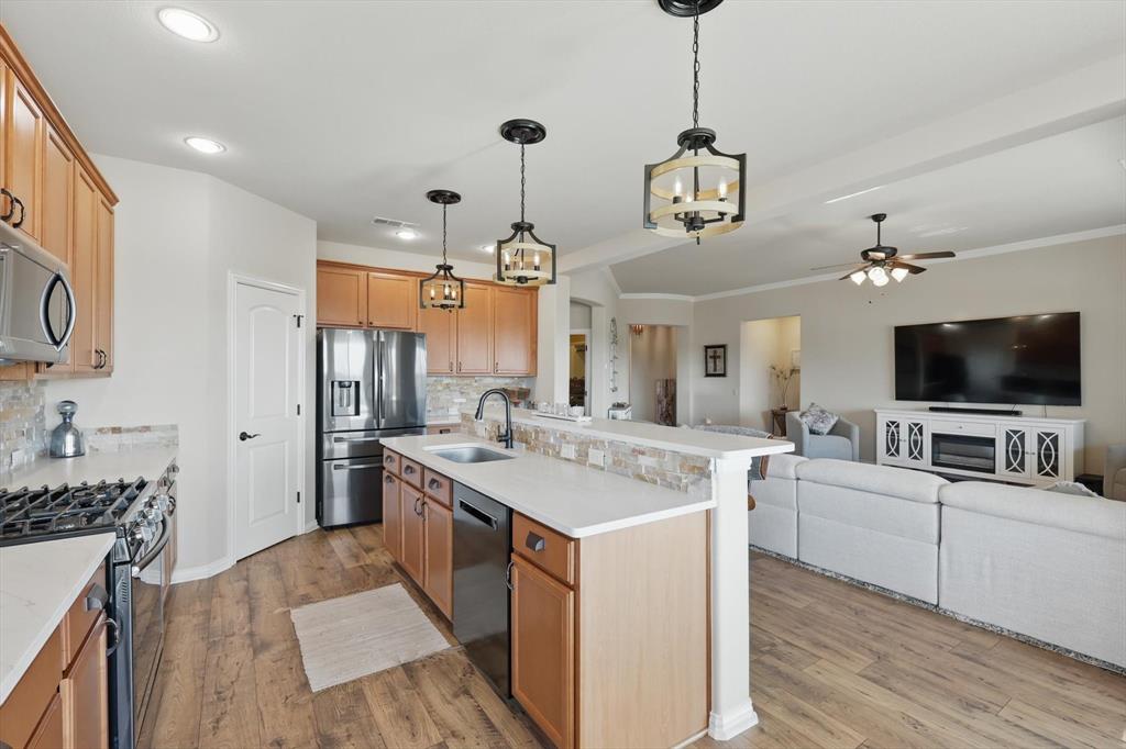 10112 Parkcrest Court Property Photo 15