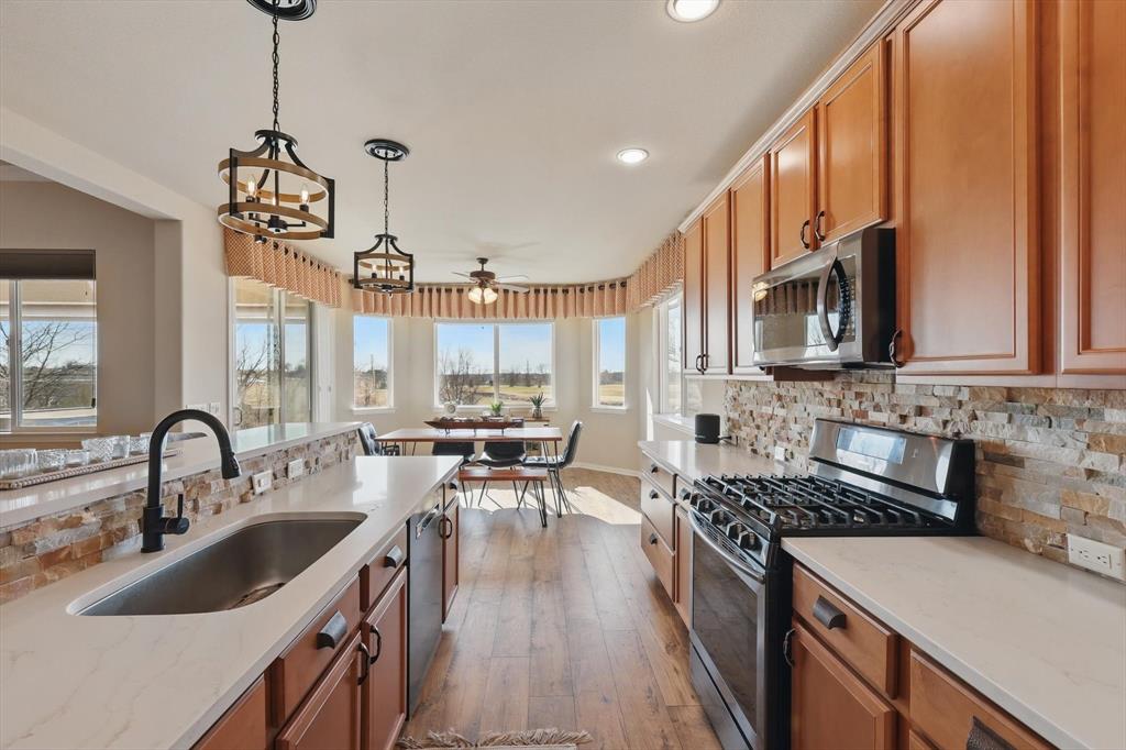 10112 Parkcrest Court Property Photo 16