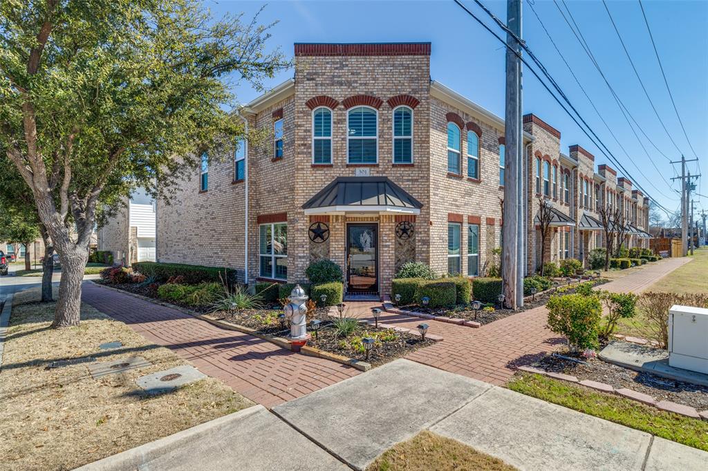 301 S Kealy Avenue Property Photo