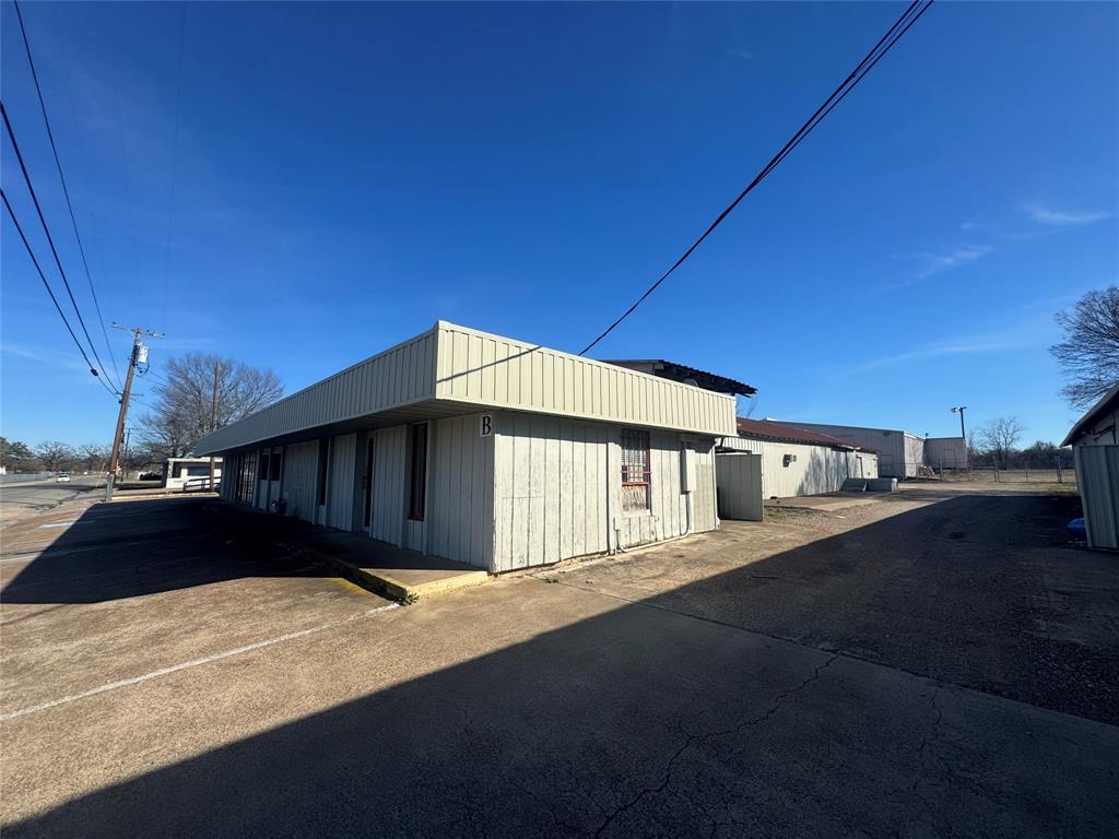 222, 232 & 254 E Hickory Street Property Photo 4