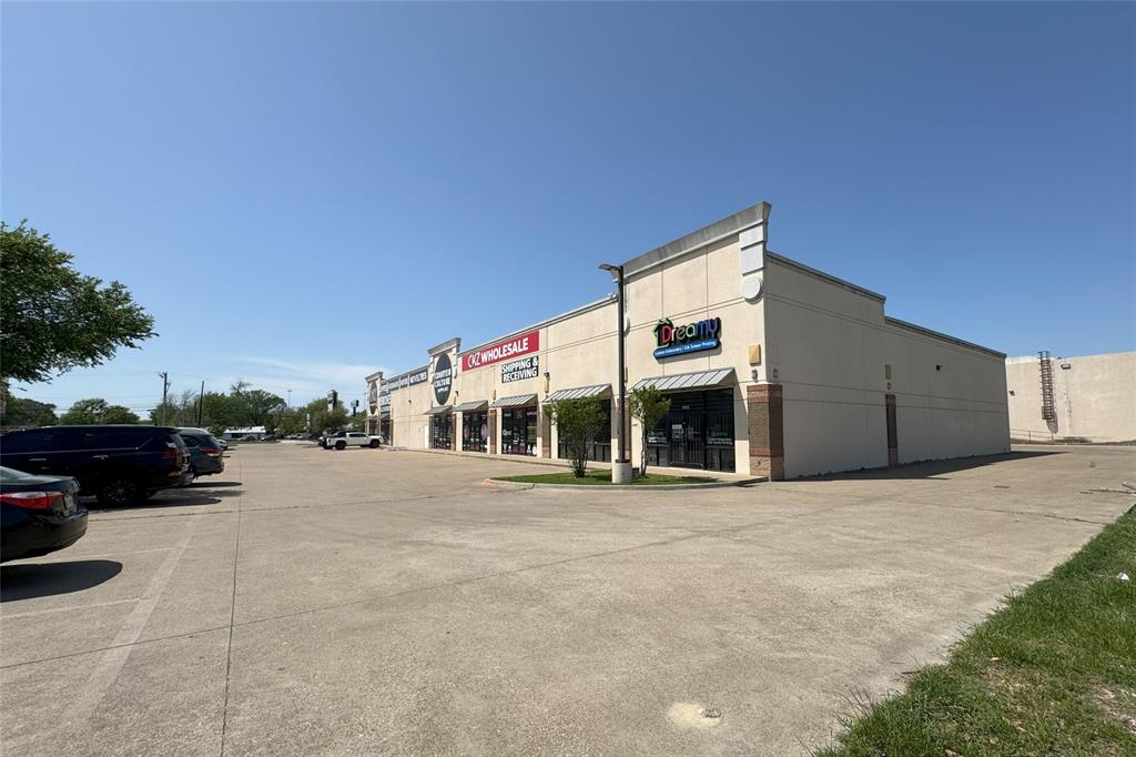 11526 Harry Hines Boulevard Property Photo 3