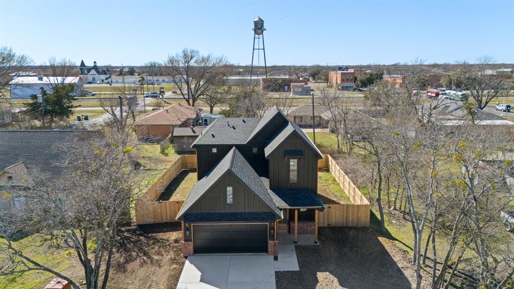 100 S Dallas Property Photo