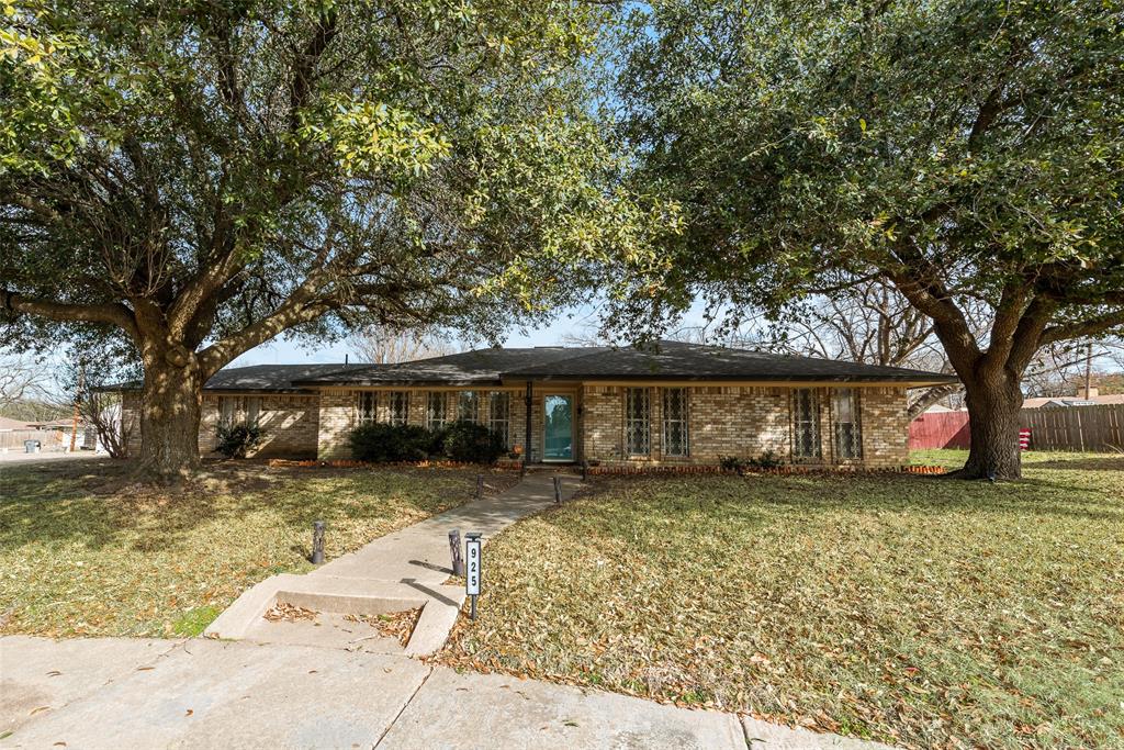 925 Briarcove Place Property Photo