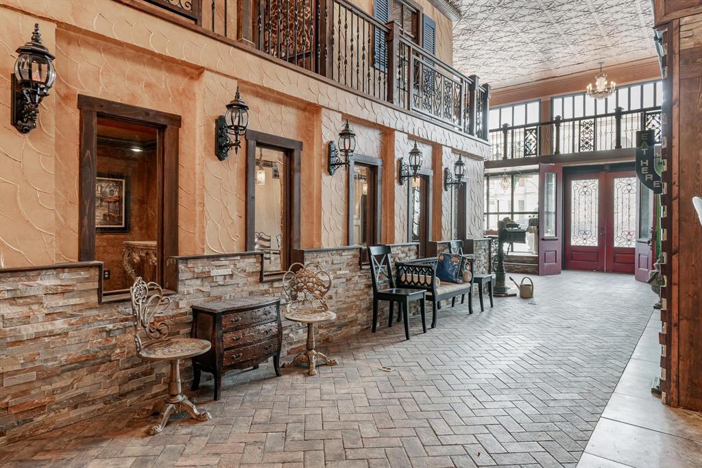 7 Avenue Property Photo