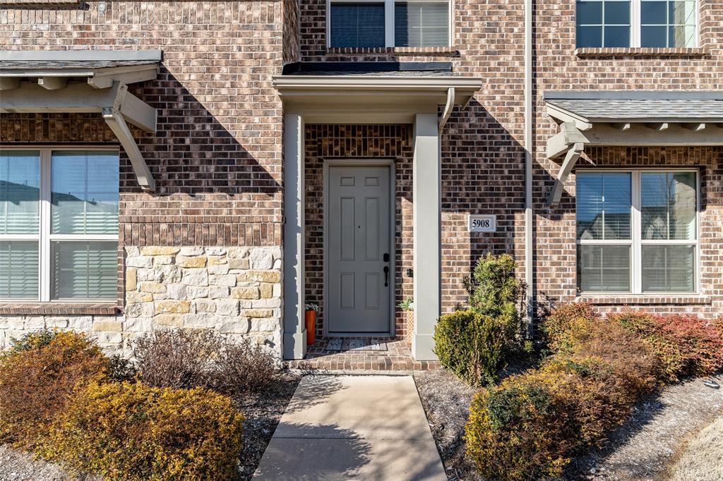 5908 Ridgeline Drive Property Photo 2