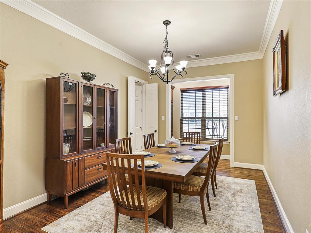 741 Butchart Drive Property Photo 12