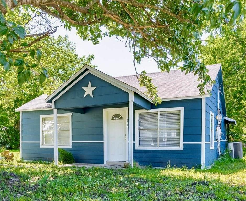 608 E 8th Street Property Photo