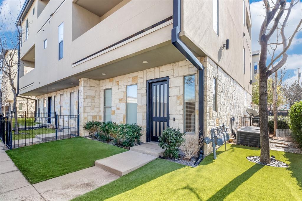 1600 Haskell Condominiums Real Estate Listings Main Image