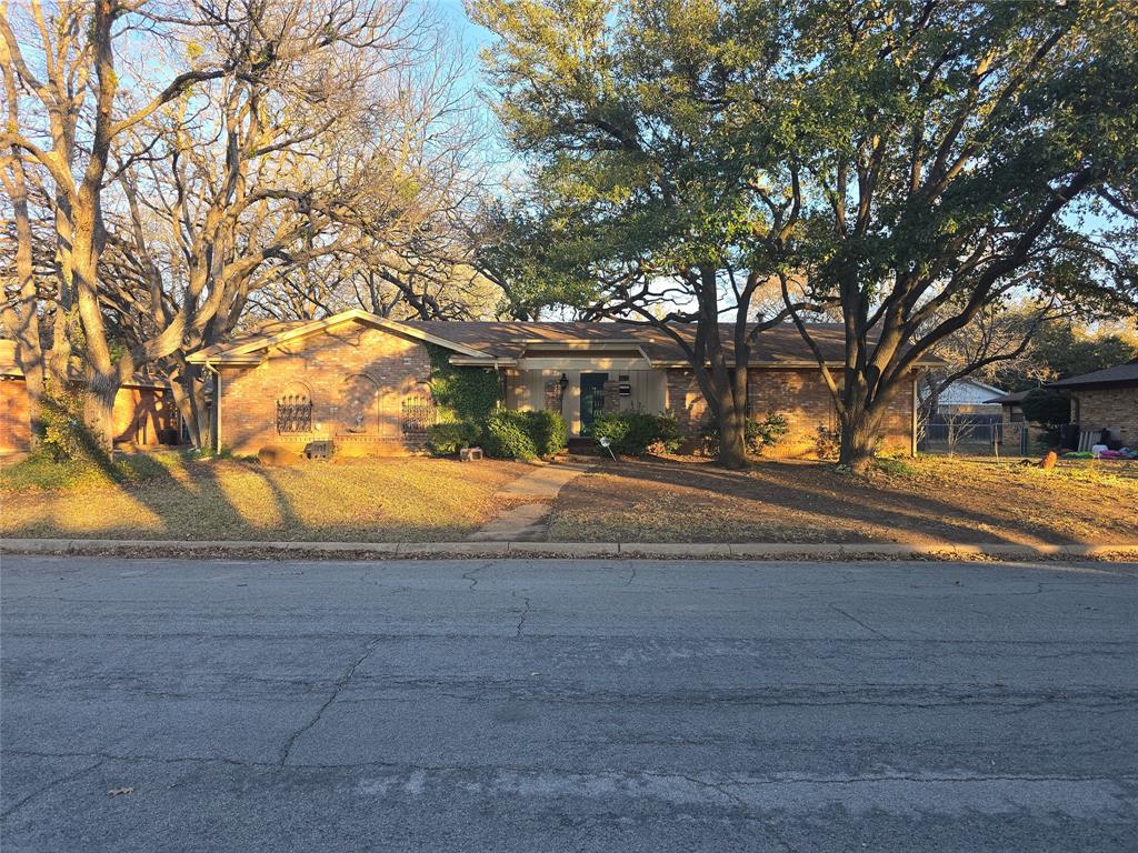 705 Lake Louise Road Property Photo