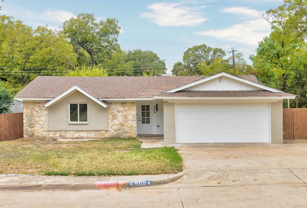 909 Bower Drive Property Photo