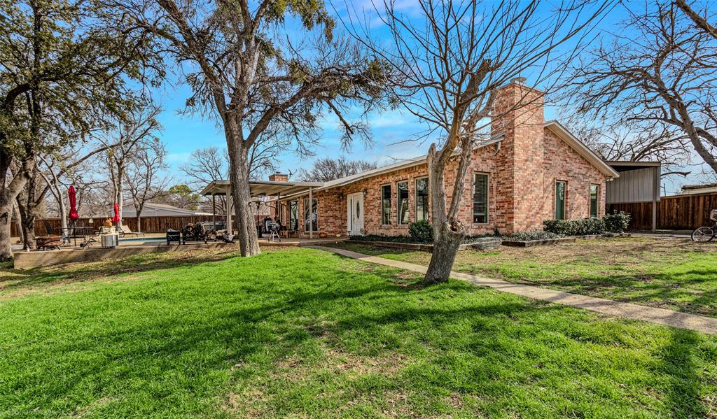 1646 Walnut Street Property Photo 4