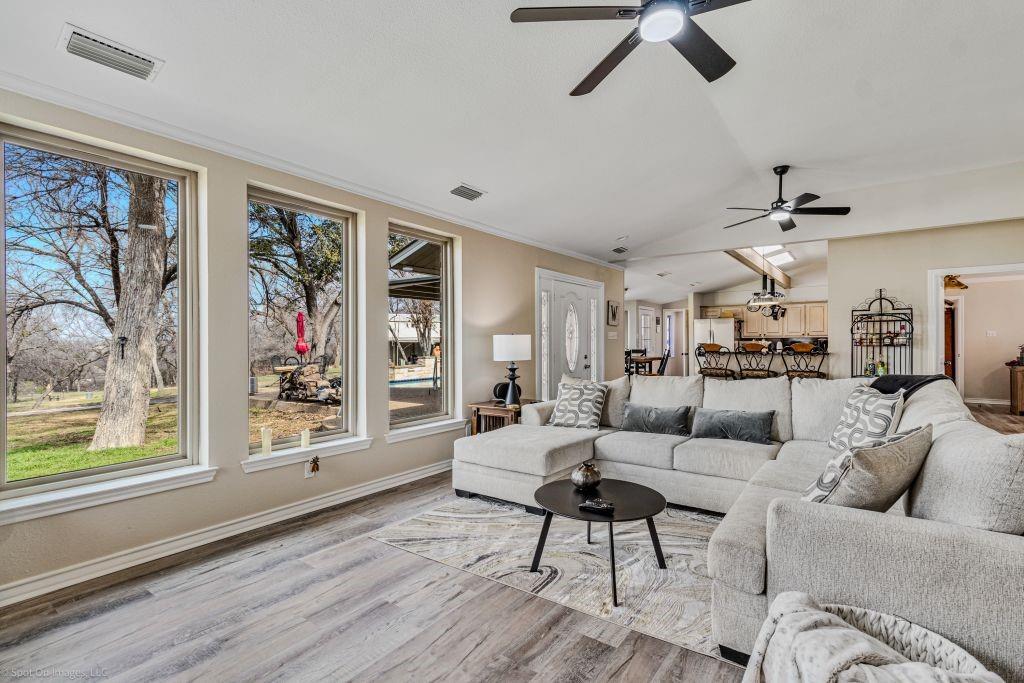 1646 Walnut Street Property Photo 8