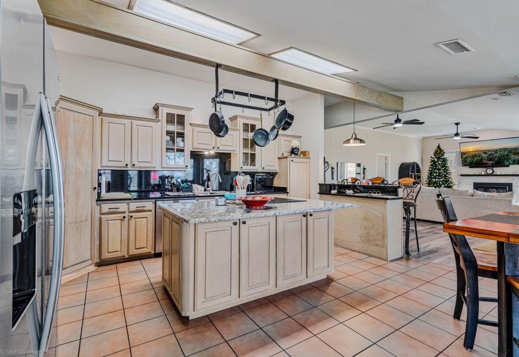 1646 Walnut Street Property Photo 10