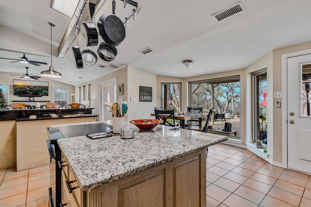 1646 Walnut Street Property Photo 11