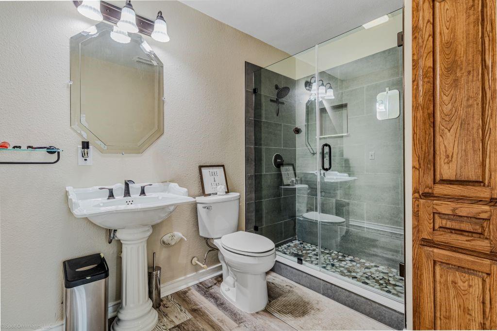 1646 Walnut Street Property Photo 15