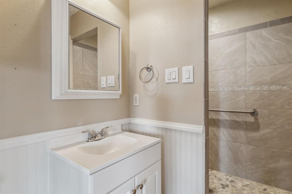 12240 Wellington Road Property Photo 18