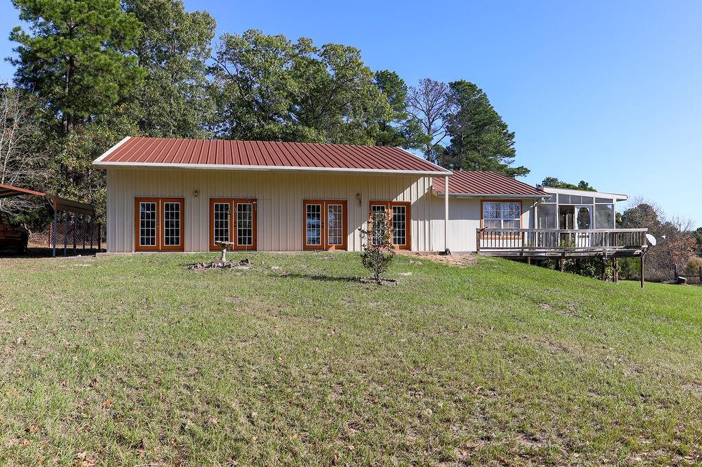 424 County Road 3811 Property Photo