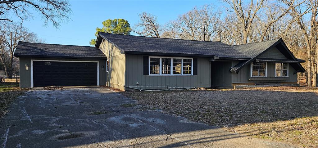 204 Lakeside Drive Property Photo