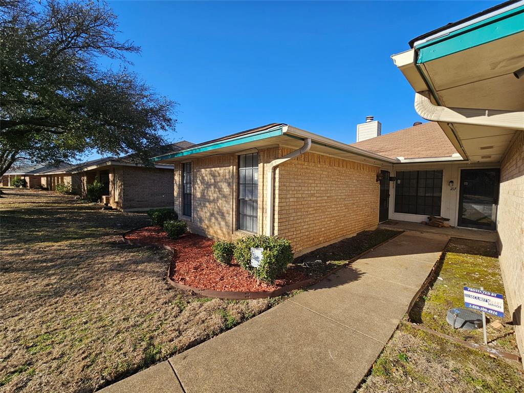 215 Silver Creek Drive Property Photo
