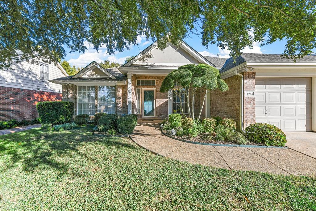 6942 Mesa Drive Property Photo