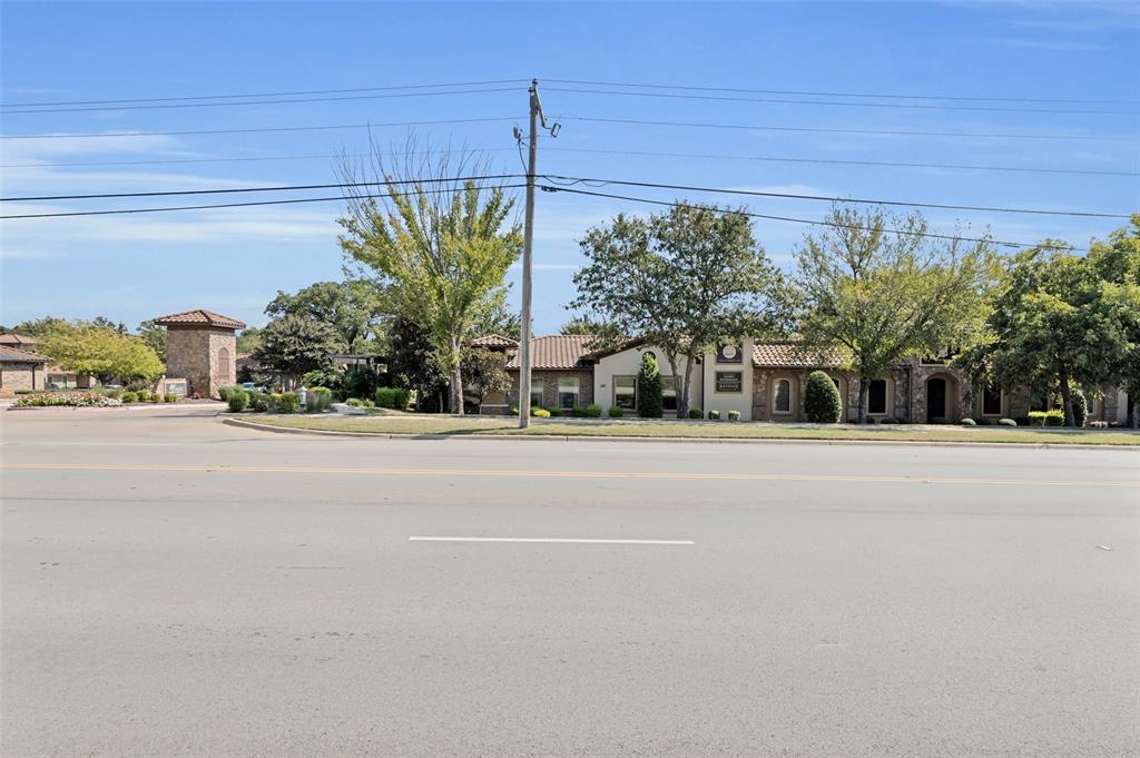 550 N Walnut Creek Drive 100-a,b,c,d Property Photo 2