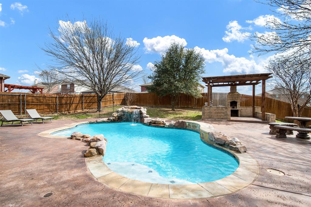 1602 Crescent Oak Street Property Photo