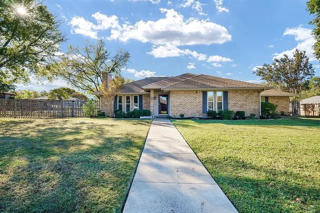 301 Shepards Hill Drive Property Photo