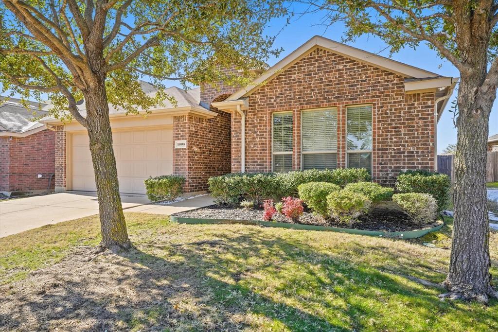 1005 Meadow Green Court Property Photo 1