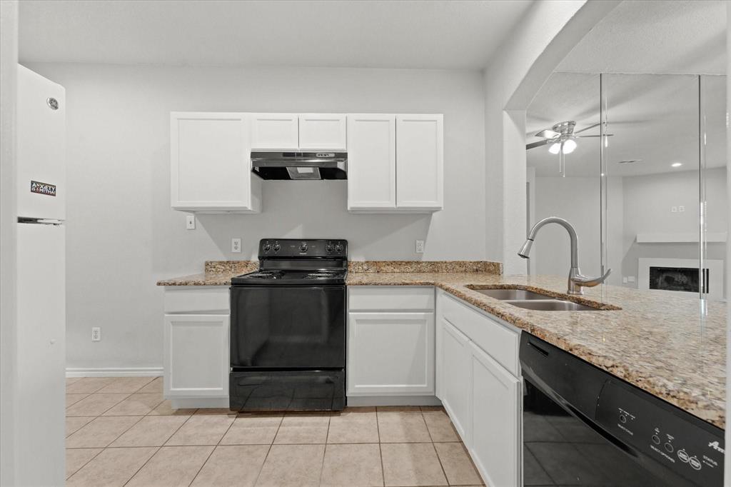 3550 Country Square Drive Property Photo 11
