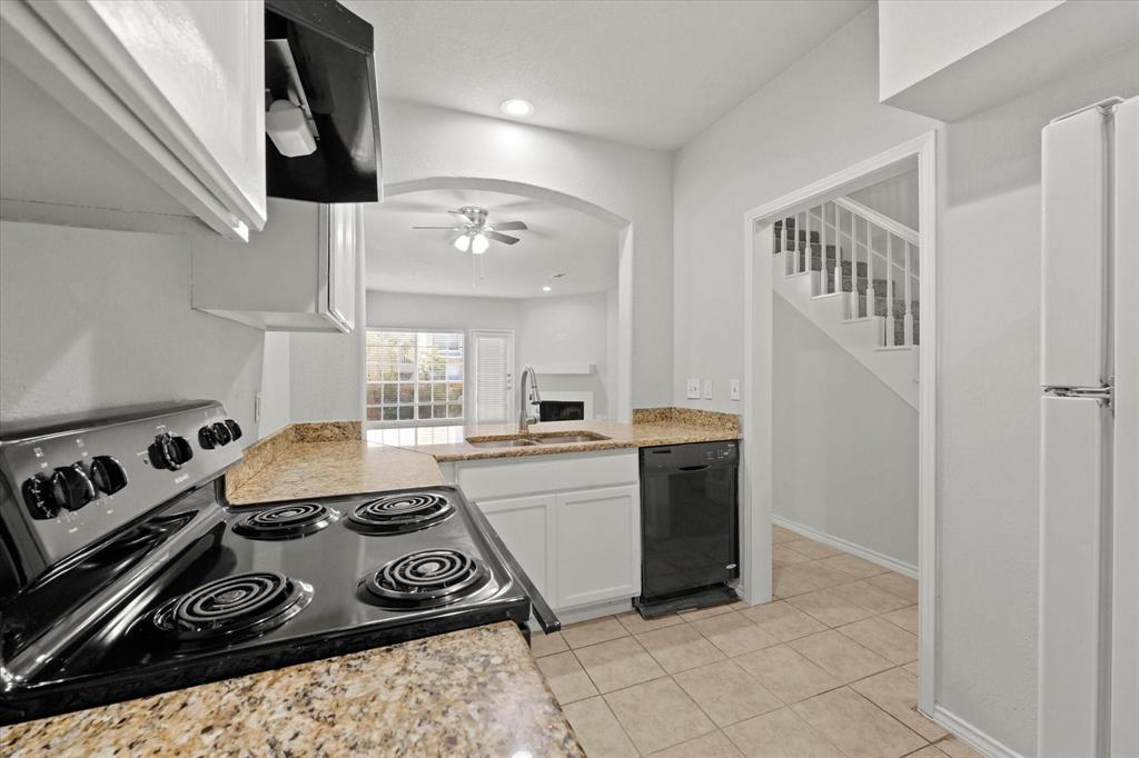 3550 Country Square Drive Property Photo 12