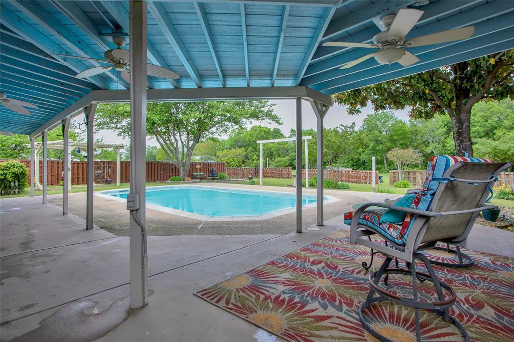 204 Pecan Street Property Photo 2