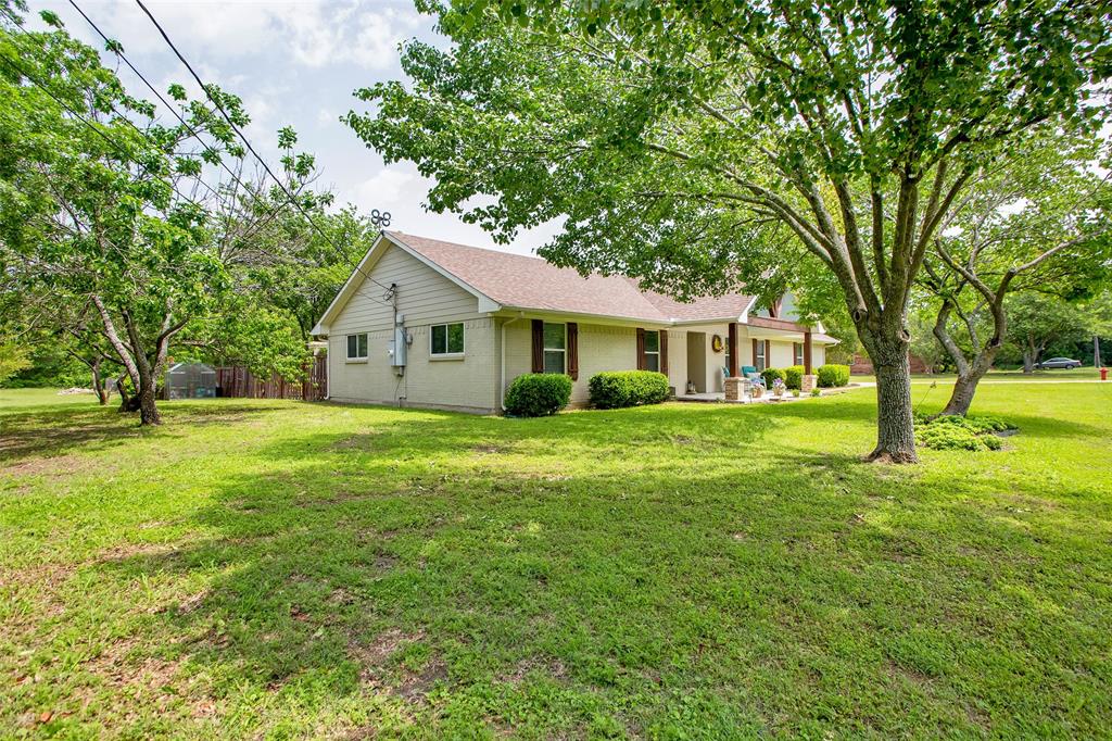 204 Pecan Street Property Photo 4