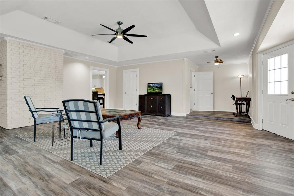 204 Pecan Street Property Photo 6