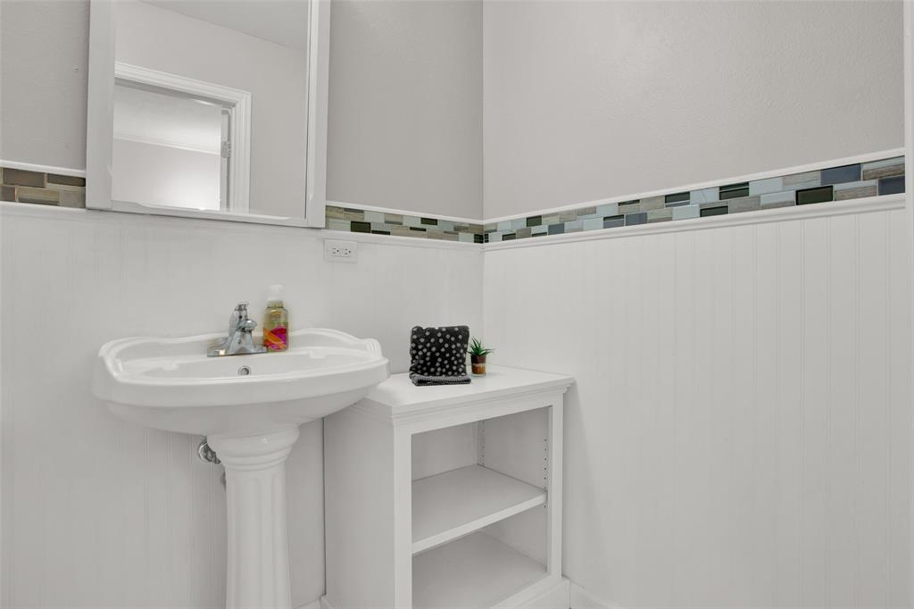 204 Pecan Street Property Photo 9