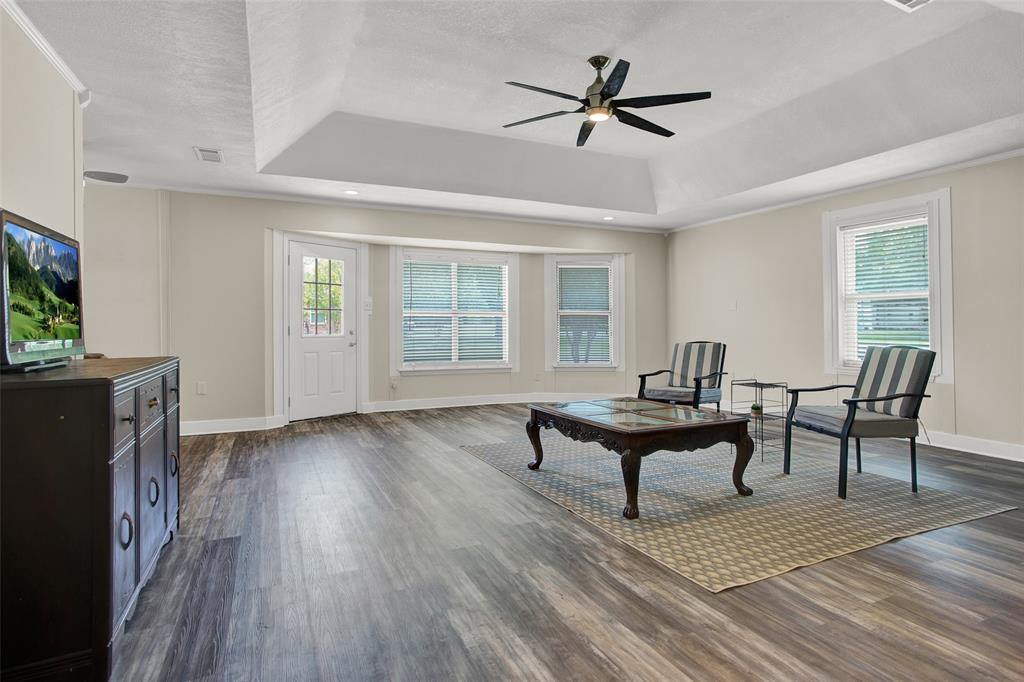 204 Pecan Street Property Photo 10