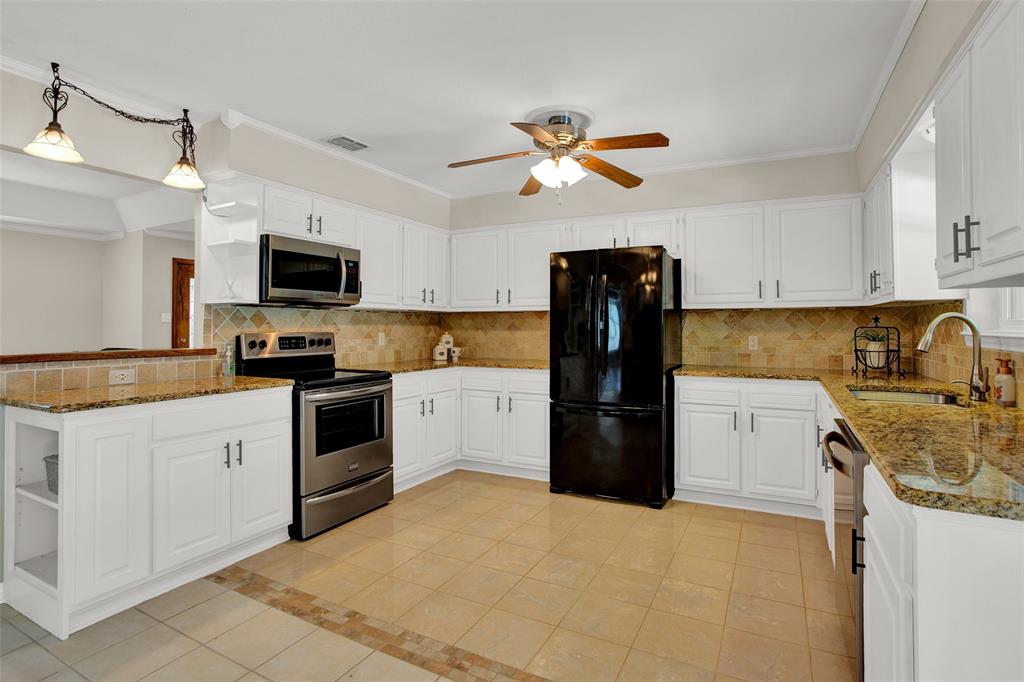 204 Pecan Street Property Photo 16
